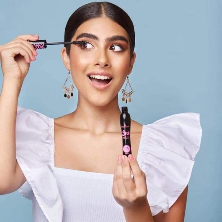 ESSENCE lash princess curl mascara
